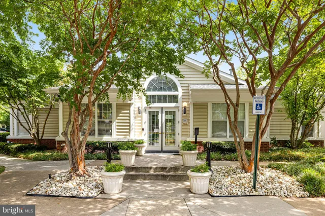 $509,000 | 1625 International Drive, Unit 421, McLean, VA 22102