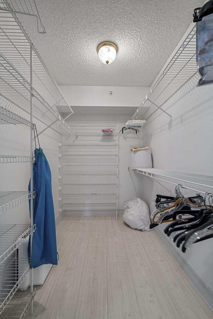 20080 Boca W Drive, Unit 447 Boca Raton, FL 33434 - Photo 19 of 110 Primary Closet