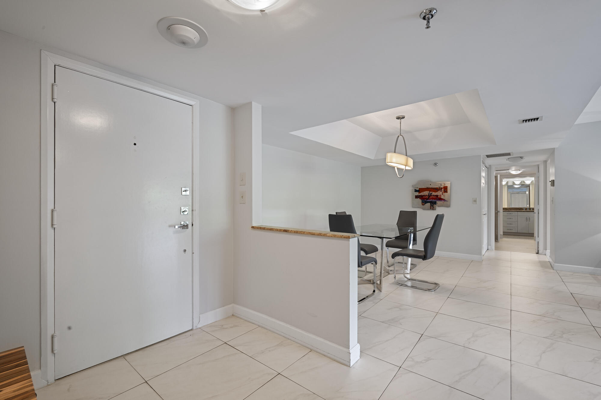 20080 Boca W Drive, Unit 447 Boca Raton, FL 33434 - Photo 6 of 110 Entrance Foyer & Dining Area