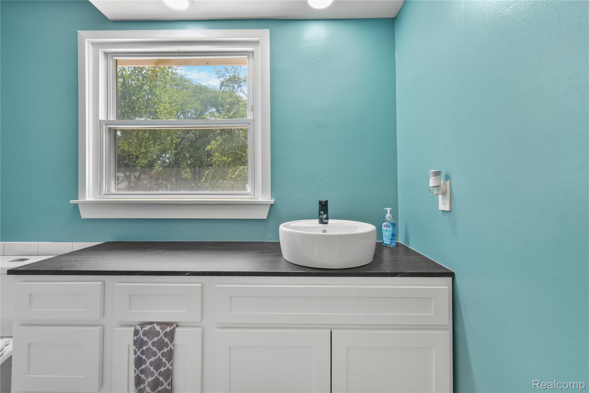 8522 Hampton Road Grosse Ile, MI 48138 - Photo 29 of 48 _BDB1460.jpg