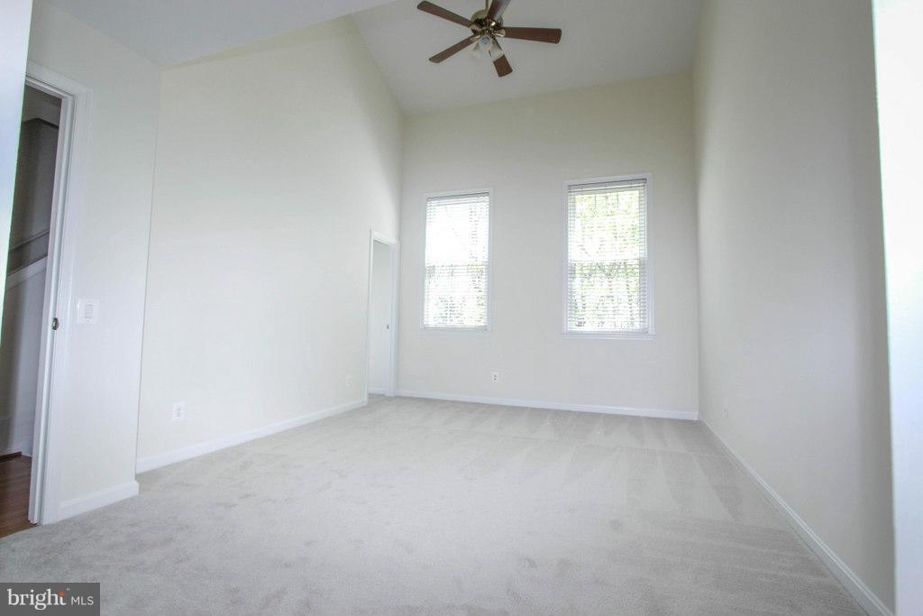 6035 Riddle Walk Alexandria, VA 22312 - Photo 15 of 30 Bedroom (Master)