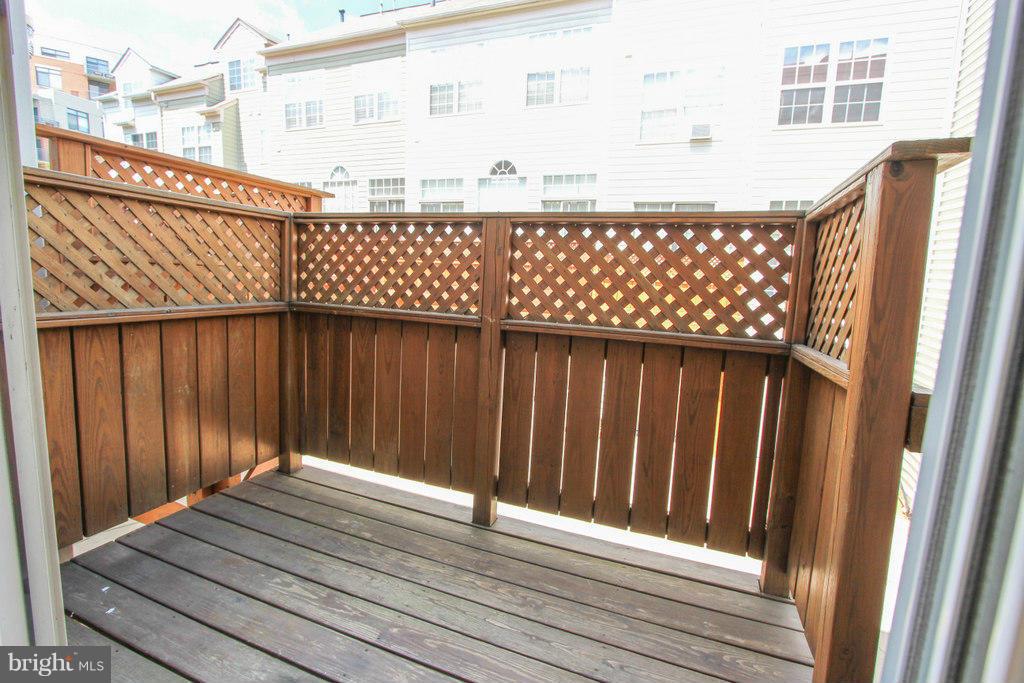 6035 Riddle Walk Alexandria, VA 22312 - Photo 28 of 30 Exterior (Rear)