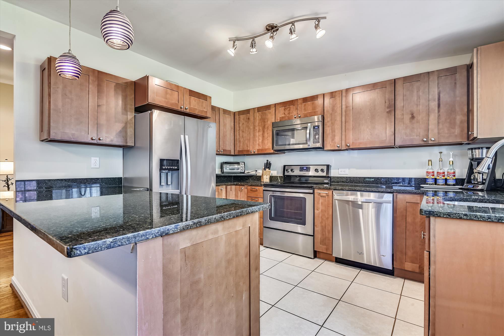 6805 Barnett Road Baltimore, MD 21239 - Photo 11 of 37 Gorgeous kitchen!