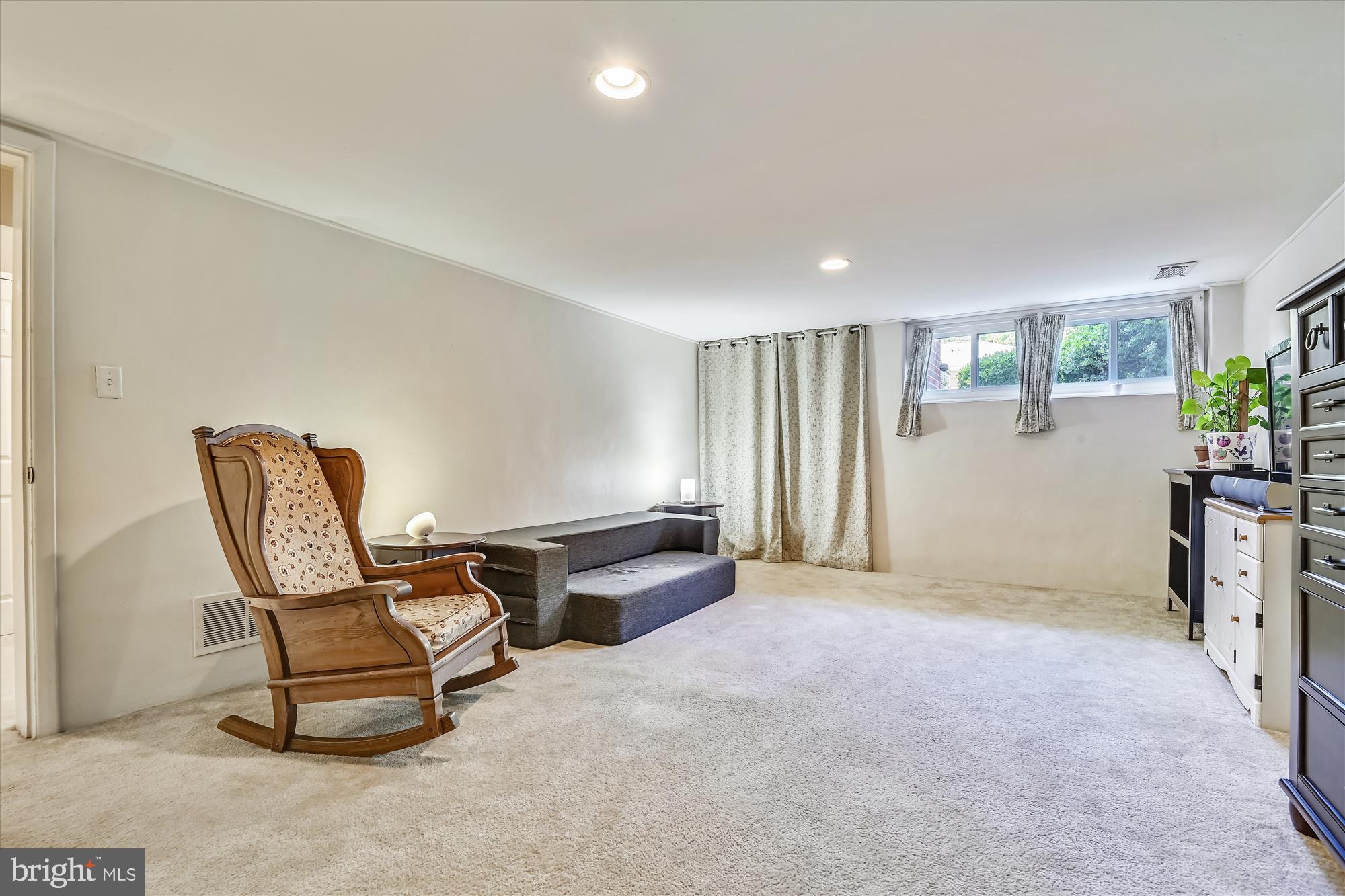 6805 Barnett Road Baltimore, MD 21239 - Photo 24 of 37 Rec room downstairs - it's enormous!