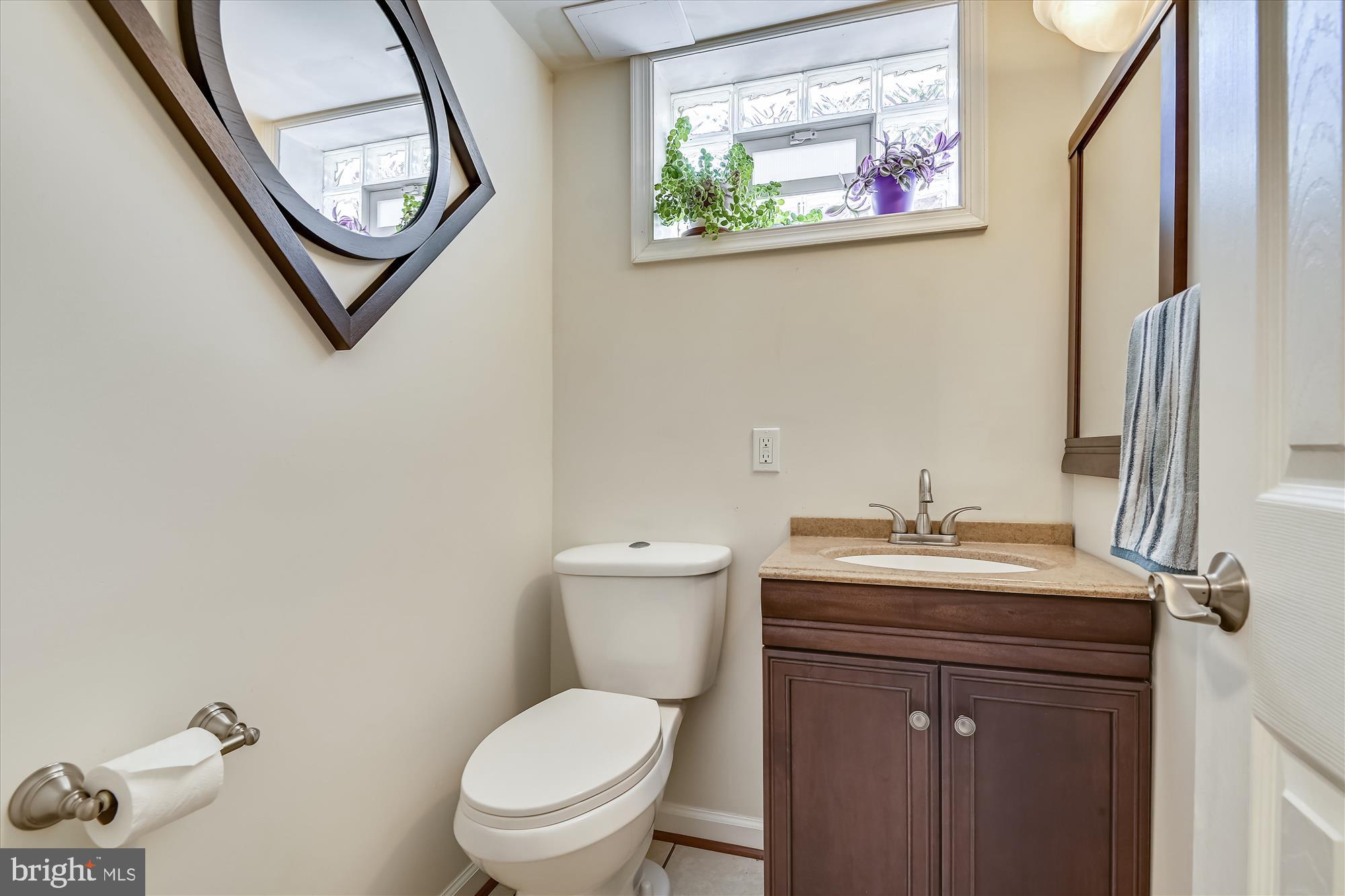 6805 Barnett Road Baltimore, MD 21239 - Photo 27 of 37 Powder room in the basement