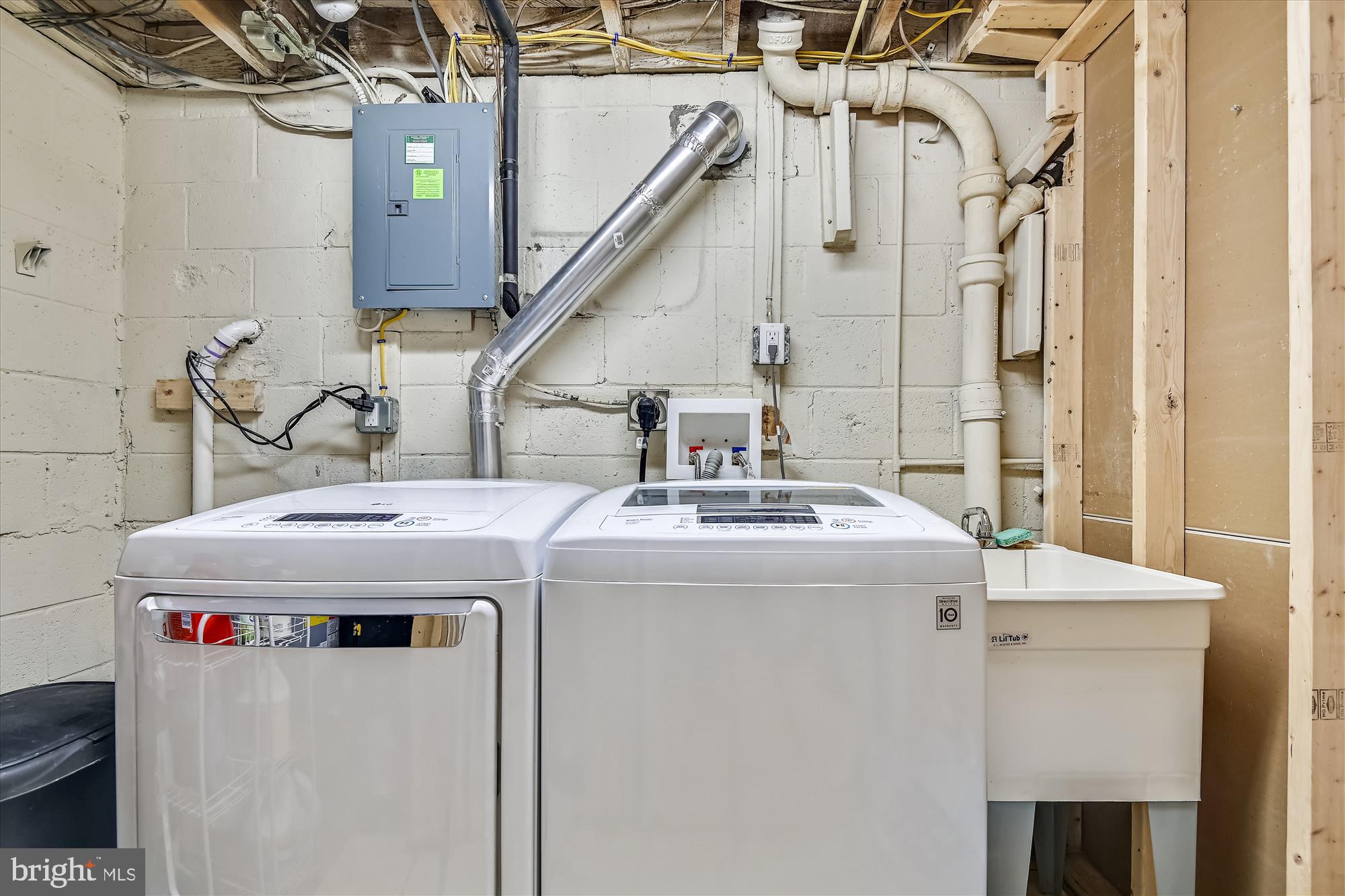 6805 Barnett Road Baltimore, MD 21239 - Photo 30 of 37 The cleanest laundry area you'll ever see!