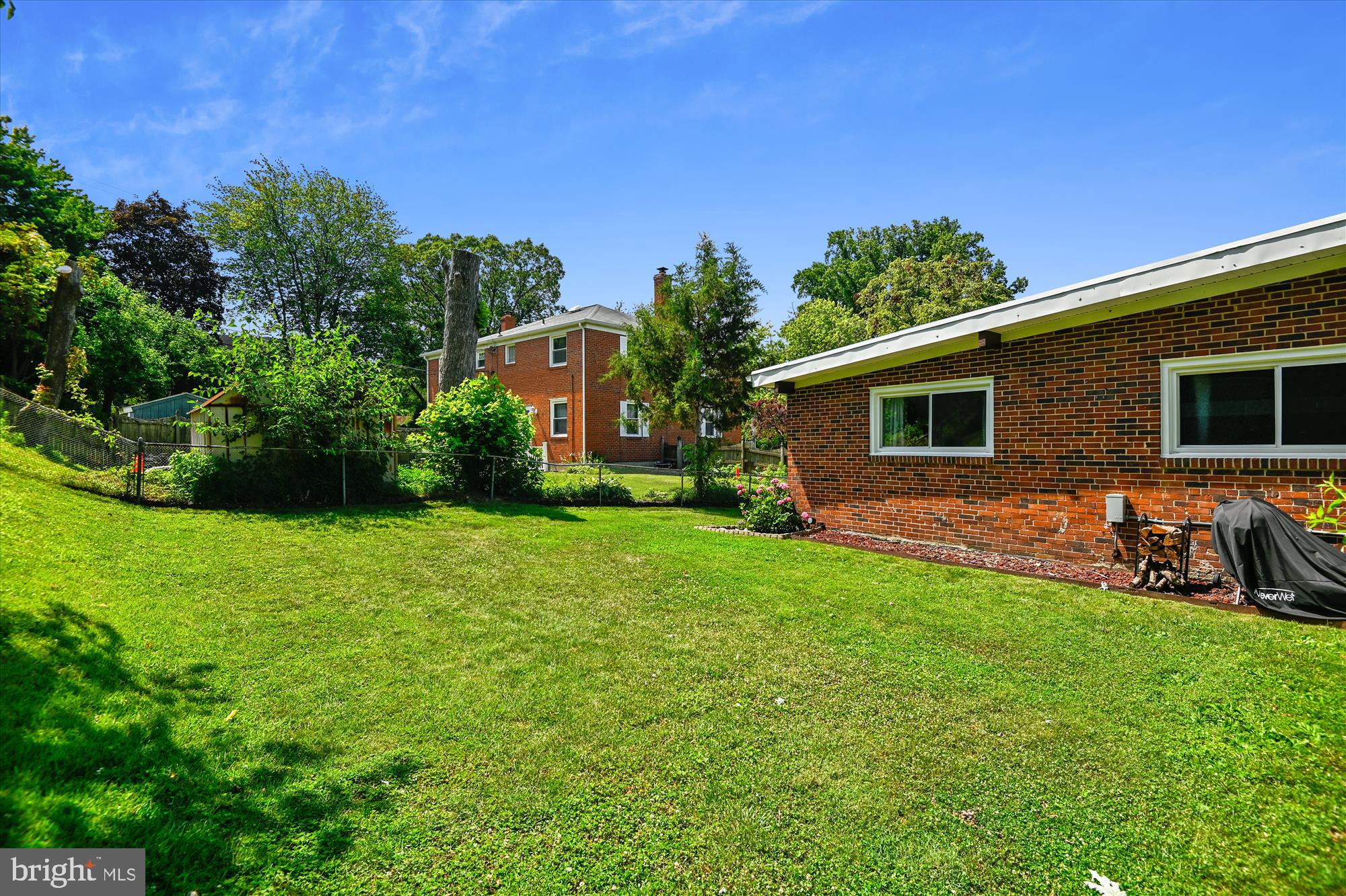6805 Barnett Road Baltimore, MD 21239 - Photo 34 of 37 Room for anything you want in the yard