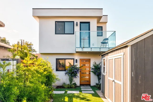 $4,650 | 12153 Palms Boulevard, Los Angeles, CA 90066