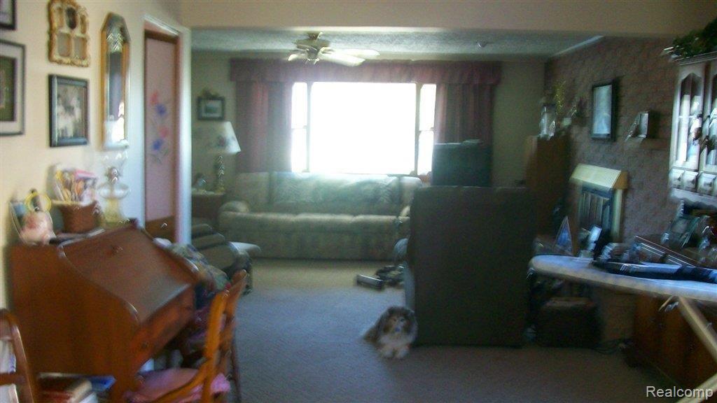 11420 Chicago Road Warren, MI 48093 - Photo 8 of 21 100_1187.JPG