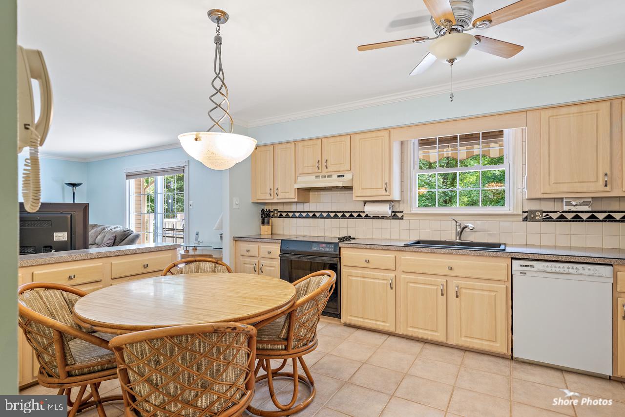 51 Christopher Mill Road Medford, NJ 08055 - Photo 14 of 43 Eat in Kitchen