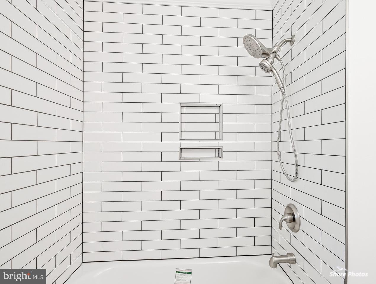 51 Christopher Mill Road Medford, NJ 08055 - Photo 31 of 43 Hall Bath with Tub/Shower