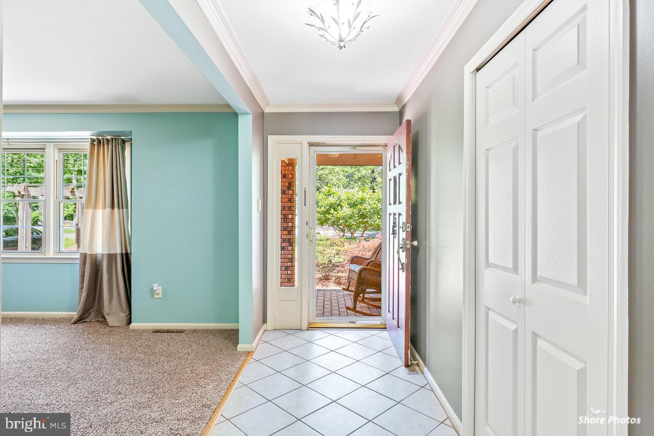 51 Christopher Mill Road Medford, NJ 08055 - Photo 7 of 43 Foyer-ceramic