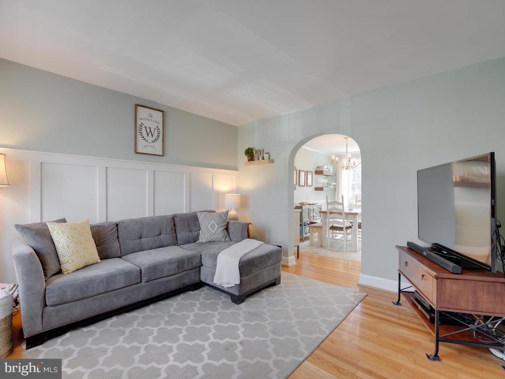 1623 Aberdeen Road Baltimore, MD 21286 - Photo 6 of 36 Gorgeous hardwood floors