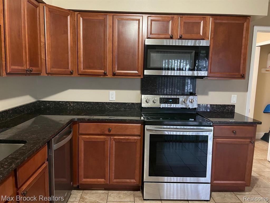 29666 Middlebelt Road, Unit 2101 Farmington Hills, MI 48334 - Photo 4 of 14