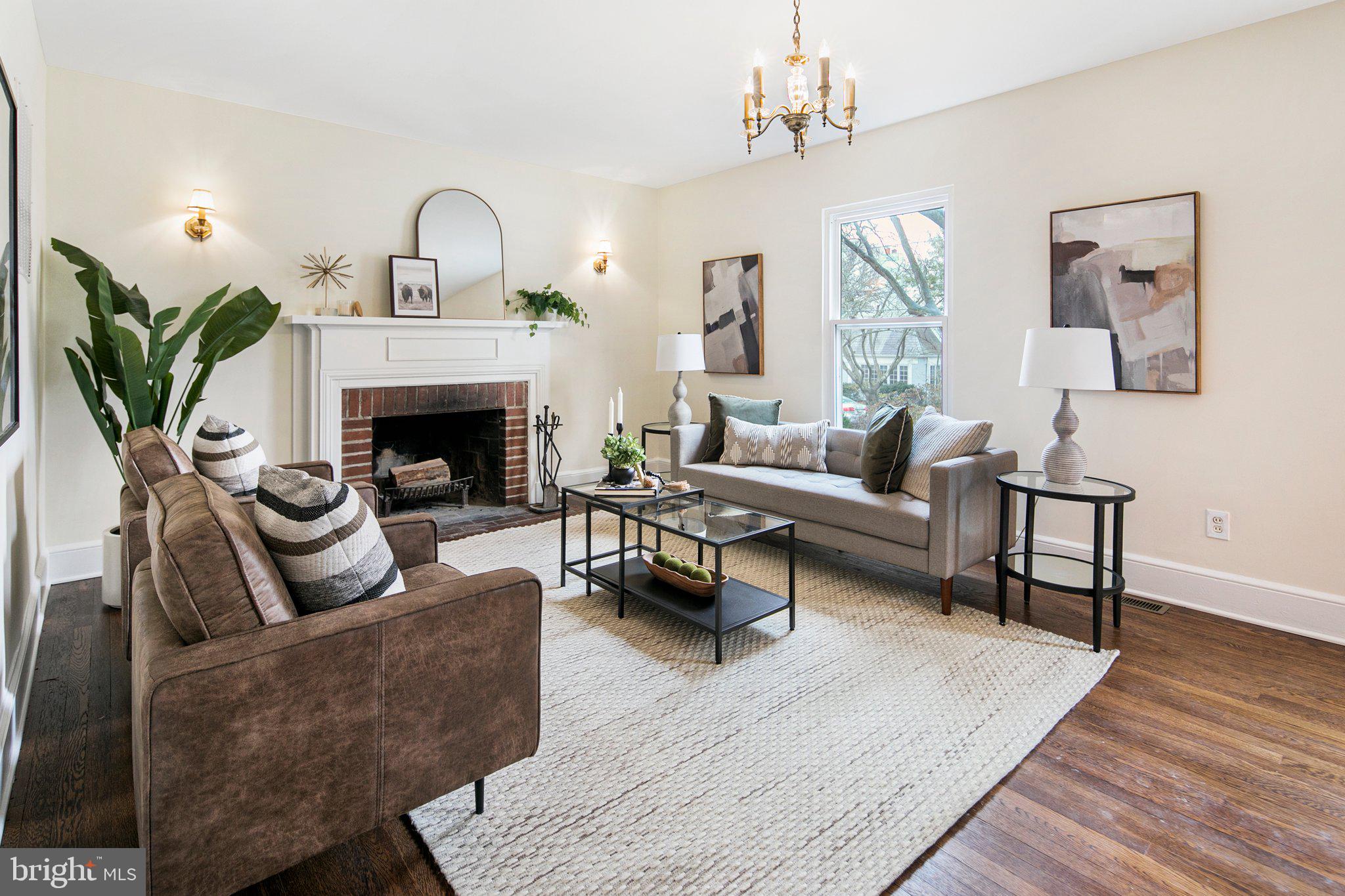 426 Pershing Drive Silver Spring, MD 20910 - Photo 3 of 36 Living room