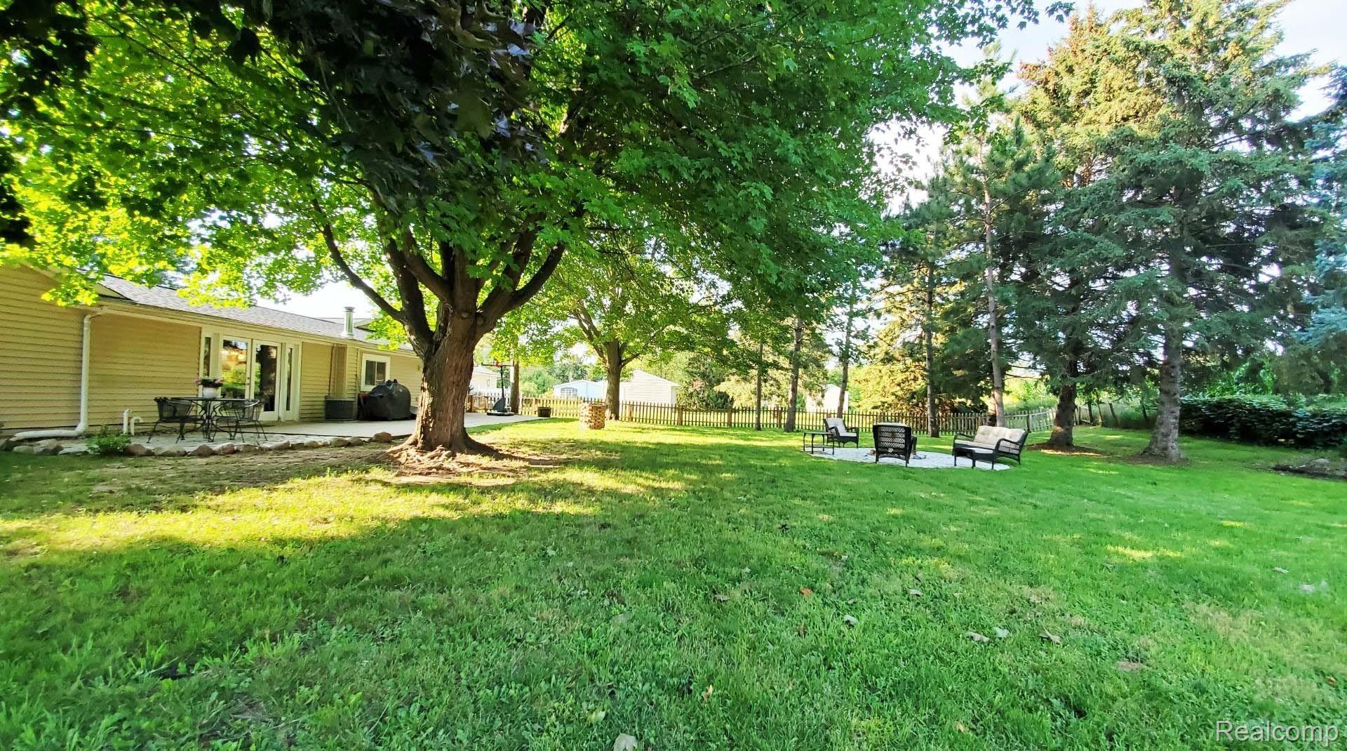 3885 Lippincott Road Lapeer, MI 48446 - Photo 23 of 26 Lippincott back yard3.jpg