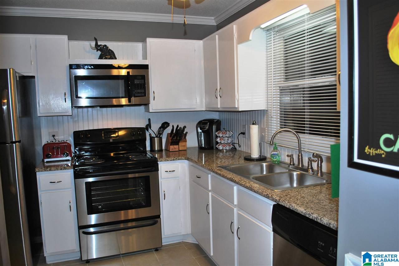 3212 Greendale Road Birmingham, AL 35243 - Photo 2 of 22