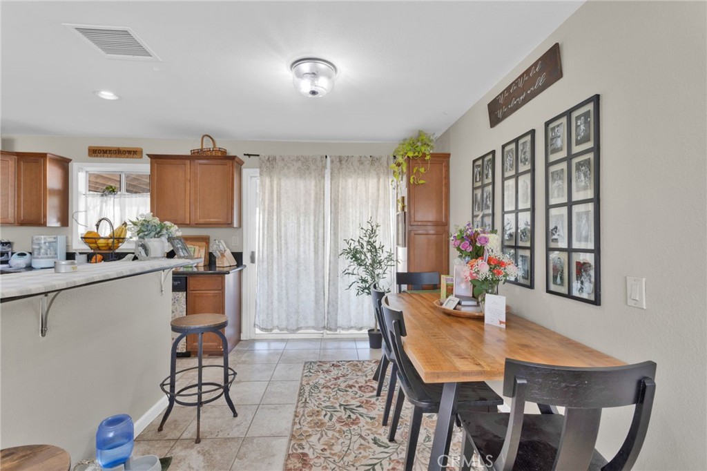 16654 Pawnee Road Apple Valley, CA 92307 - Photo 12 of 42