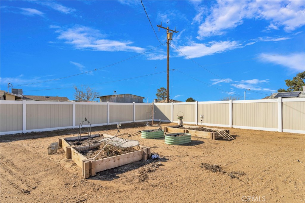 16654 Pawnee Road Apple Valley, CA 92307 - Photo 35 of 42