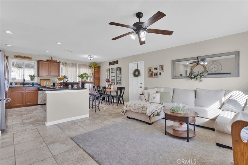 16654 Pawnee Road Apple Valley, CA 92307 - Photo 8 of 42