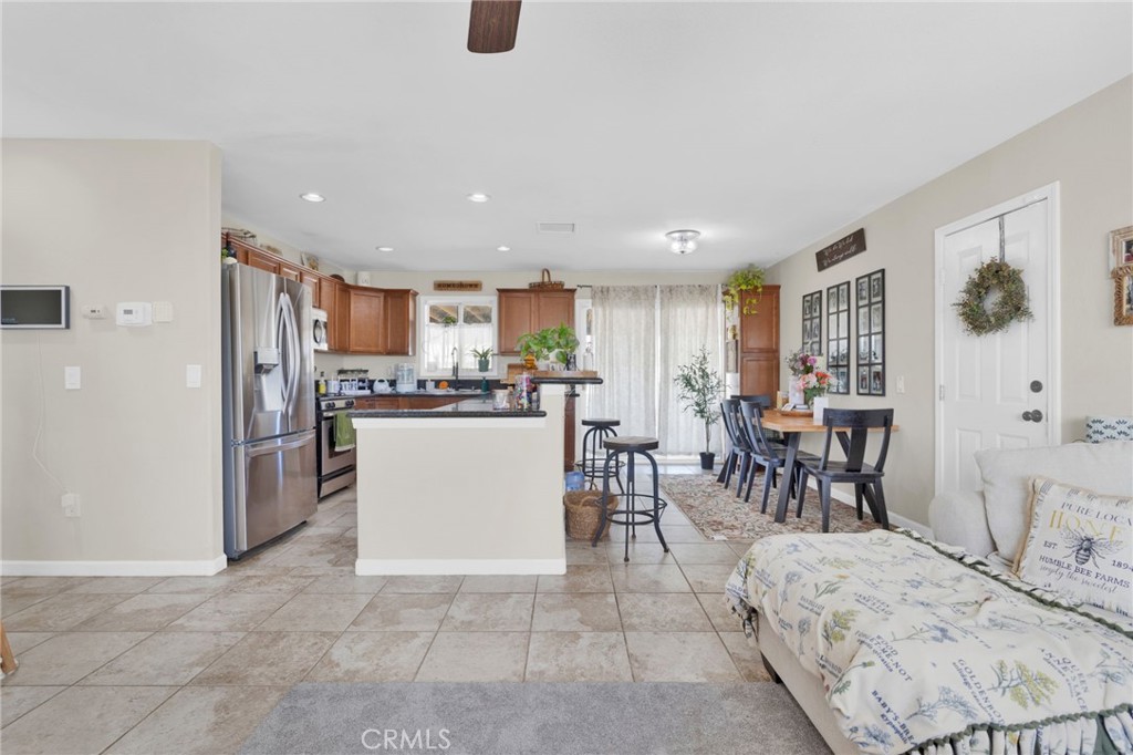 16654 Pawnee Road Apple Valley, CA 92307 - Photo 9 of 42