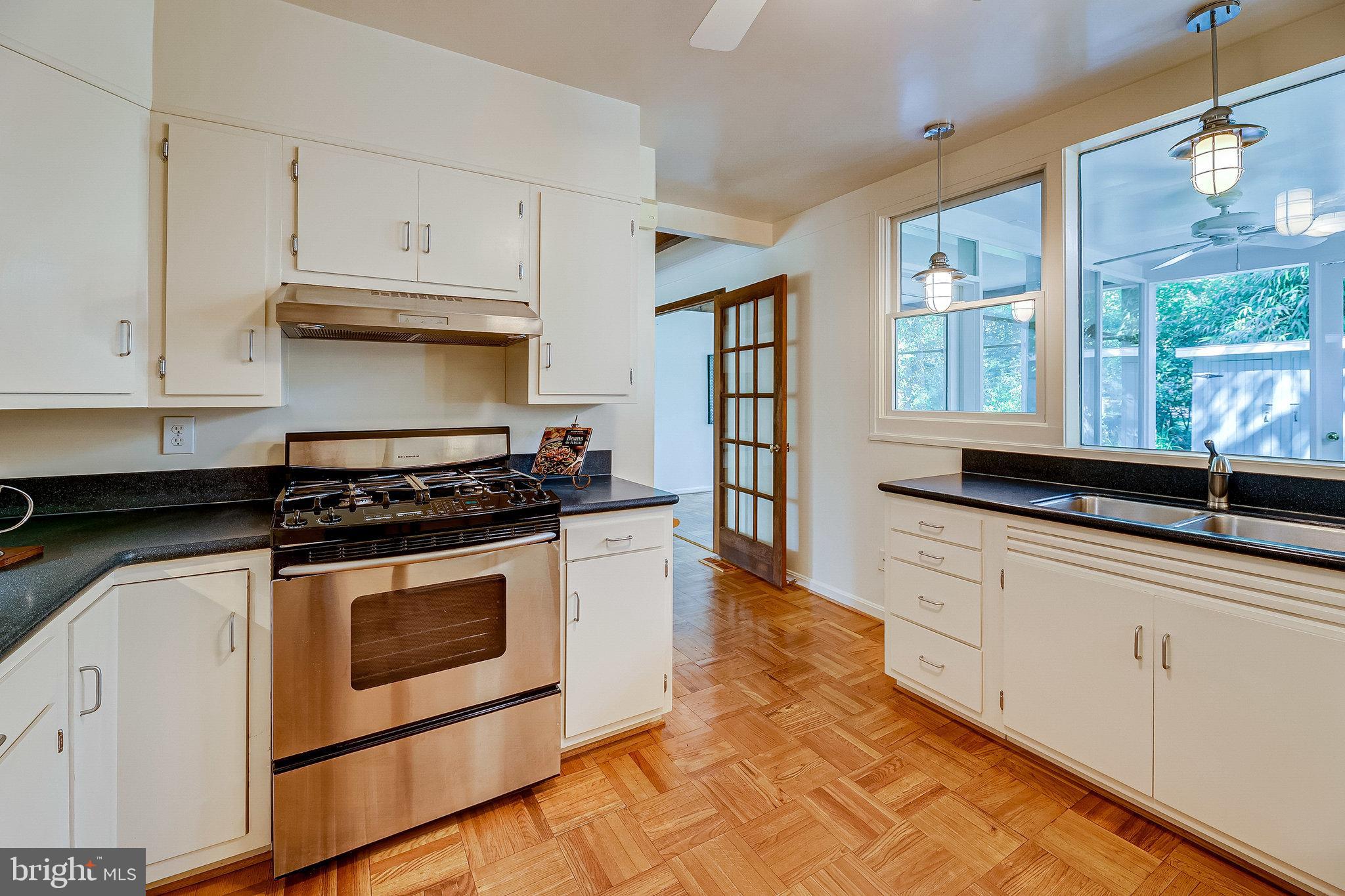 1952 Marthas Road Alexandria, VA 22307 - Photo 11 of 32 Kitchen