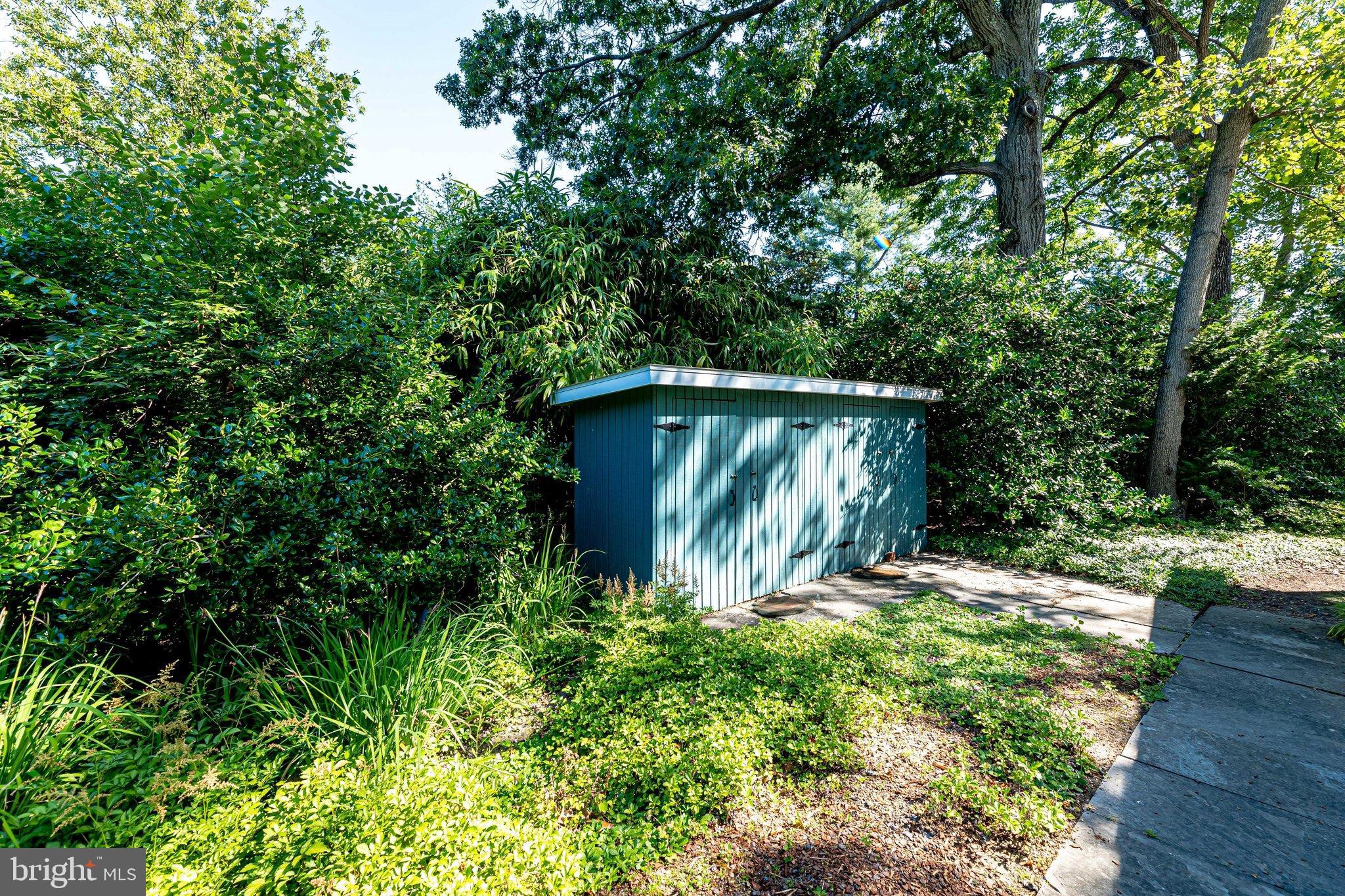 1952 Marthas Road Alexandria, VA 22307 - Photo 31 of 32 External shed for more storage