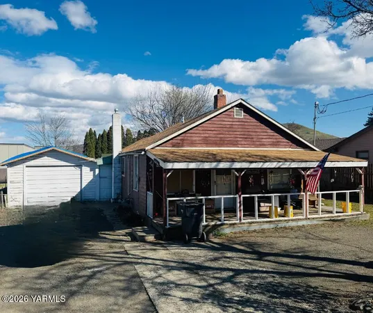 $219,000 | 513 South 3rd Street, Selah, WA 98942