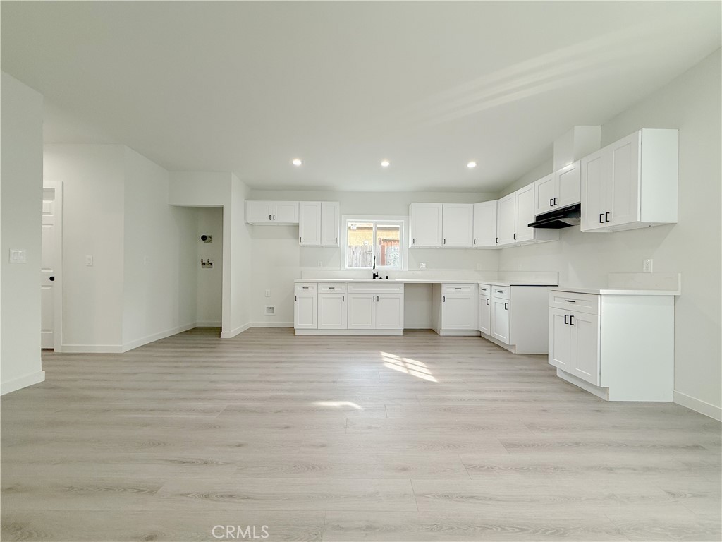 1485 West 154th Street Compton, CA 90220 - Photo 4 of 18