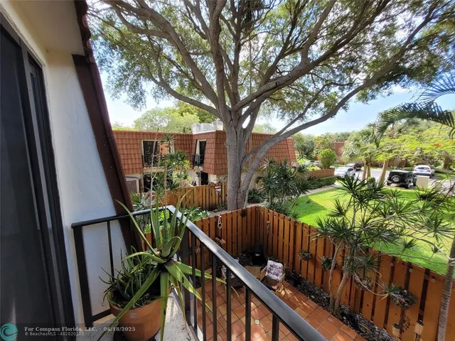 $380,000 | 3210 Spanish Wells Drive, Unit 27A, Delray Beach, FL 33445