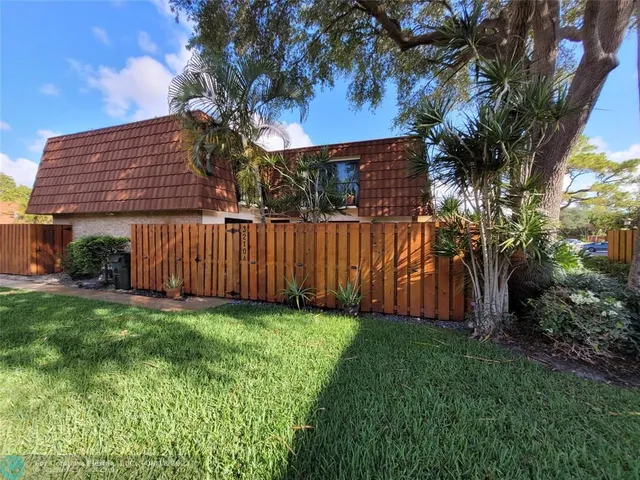 $380,000 | 3210 Spanish Wells Drive, Unit 27A, Delray Beach, FL 33445