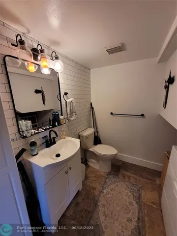 $380,000 | 3210 Spanish Wells Drive, Unit 27A, Delray Beach, FL 33445