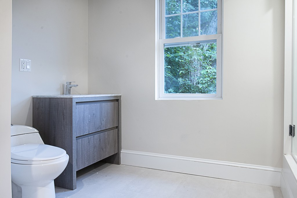 121 Washington Street Wellesley, MA 02481 - Photo 18 of 36