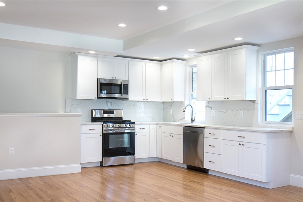 121 Washington Street Wellesley, MA 02481 - Photo 20 of 36