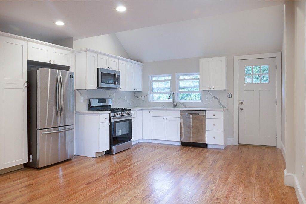 121 Washington Street Wellesley, MA 02481 - Photo 2 of 36