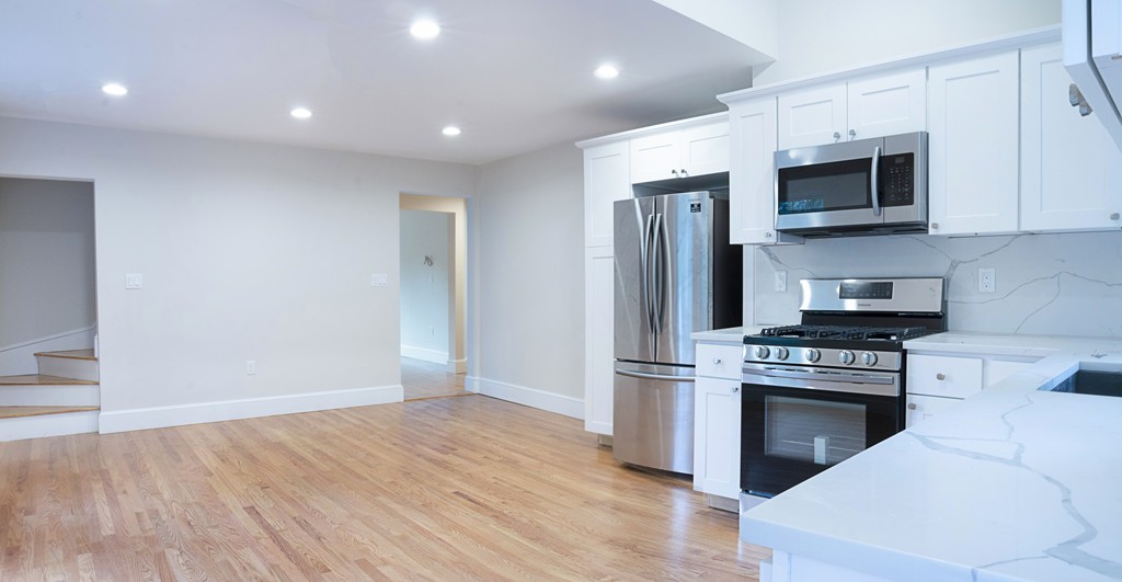 121 Washington Street Wellesley, MA 02481 - Photo 3 of 36