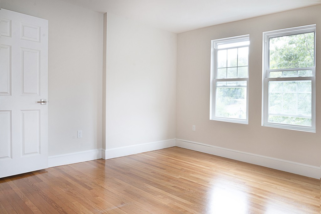 121 Washington Street Wellesley, MA 02481 - Photo 7 of 36