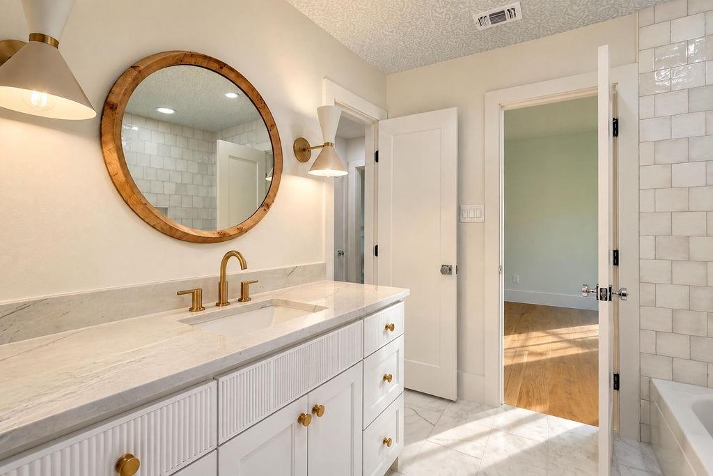 9609 Viewside Drive Dallas, TX 75231 - Photo 30 of 40 Gallery Image 30