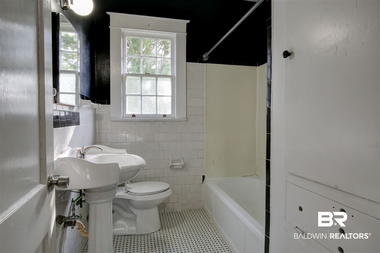 306 George Street Mobile, AL 36604 - Photo 13 of 16
