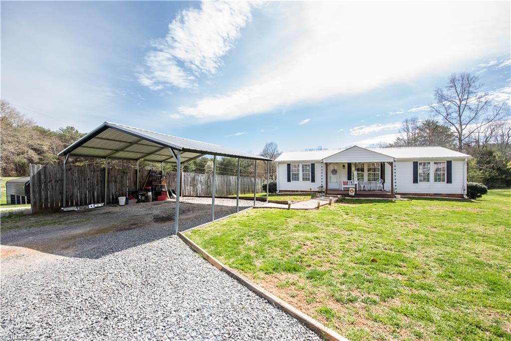 1060 Clayton Road Pinnacle, NC 27043 - Photo 8 of 26