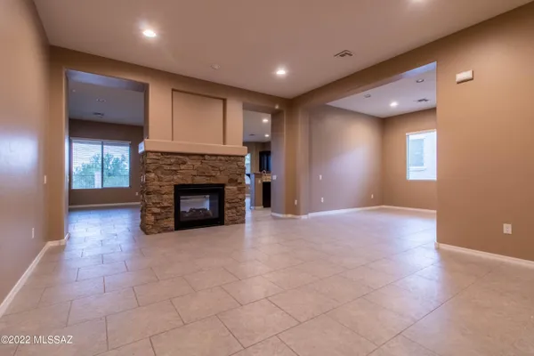 $2,695 | 12565 North Golden Mirror Drive, Marana, AZ 85658