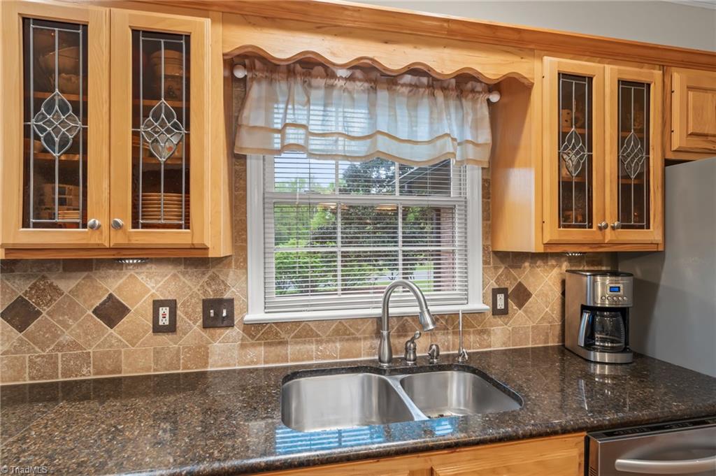 1605 Tower Road Thomasville, NC 27360 - Photo 14 of 49