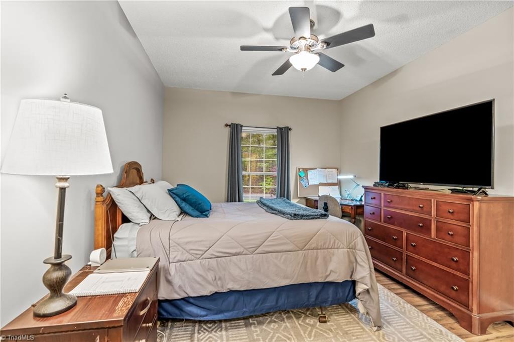 1605 Tower Road Thomasville, NC 27360 - Photo 25 of 49