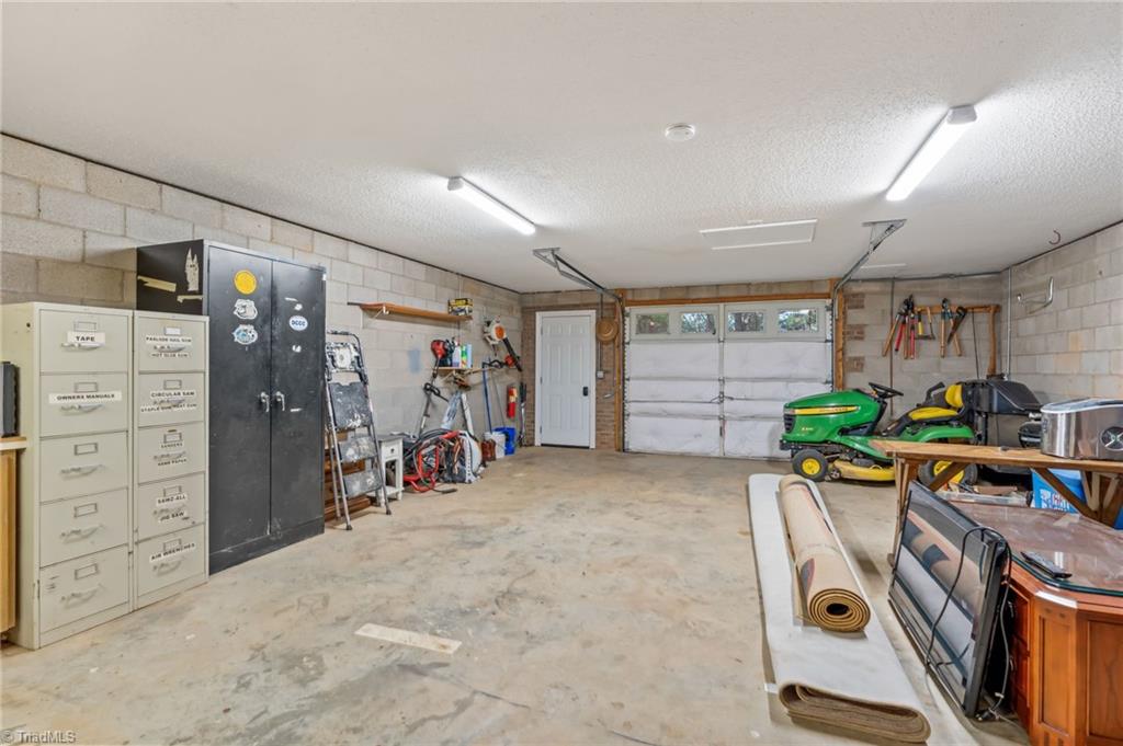 1605 Tower Road Thomasville, NC 27360 - Photo 39 of 49