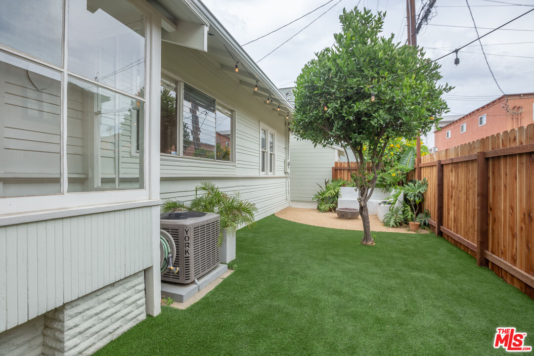 732 North Toledo Walk Long Beach, CA 90813 - Photo 8 of 65