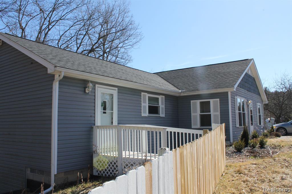 9611 Whitewood Road Pinckney, MI 48169 - Photo 3 of 38 Gallery Image 3