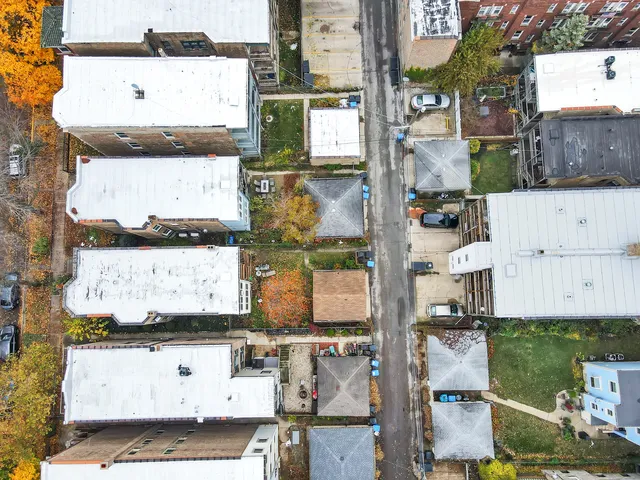 $1,150,000 | 6315 North Lakewood Avenue, Chicago, IL 60660