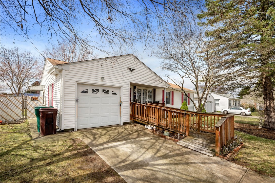 202 Woodhaven Road Woonsocket, RI 02895 - Photo 6 of 14 Gallery Image 6