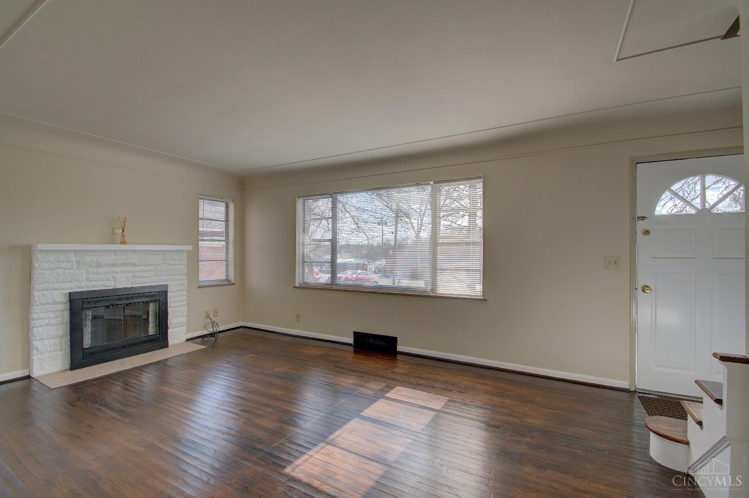 2868 Compton Road Cincinnati, OH 45251 - Photo 19 of 29