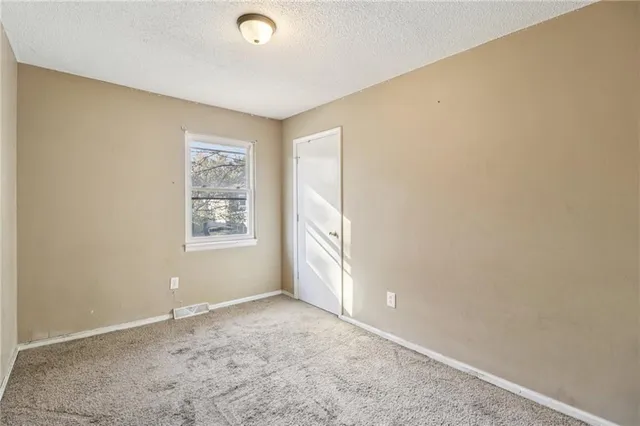 $180,000 | 20408 East 15 Terrace North, Independence, MO 64056